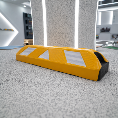Acquistare Heavy Duty Rubber Parking Wheel Stop for Parking Lots & Garages fabbricazione online