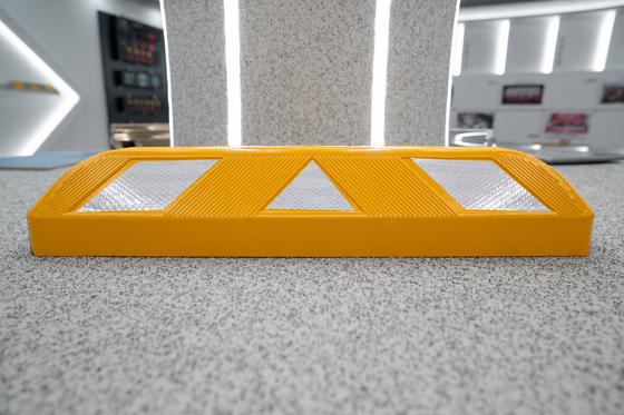 Acquistare Durable Rubber Parking Block for Asphalt & Concrete Surfaces fabbricazione online